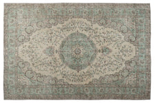 Vintage Distressed Rug Uvania