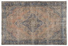 Vintage Distressed Rug Loleta