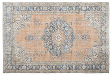 Vintage Distressed Rug Saruvo