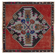 Vintage Turkish Rug Ravemi