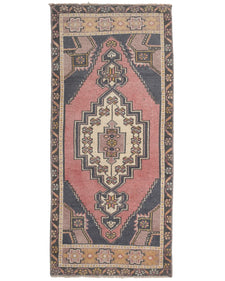 Vintage Turkish Rug Misila