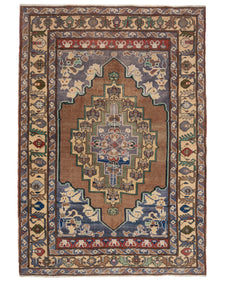 Vintage Turkish Rug Cunina