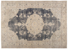 Vintage Distressed Rug Kazeta