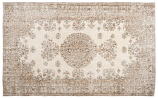 Vintage Distressed Rug Cynthos