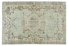 Vintage Distressed Rug Rurelle