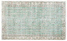 Vintage Distressed Rug Pelira
