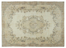 Vintage Distressed Rug Telynna