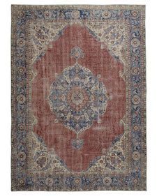 Vintage Distressed Rug Firare