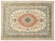 Vintage Distressed Rug Slaveiko