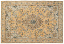 Vintage Distressed Rug Schadi
