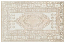 Vintage Distressed Rug Melchiora