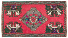 Vintage Turkish Rug Bosse