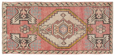 Vintage Turkish Rug Nieves