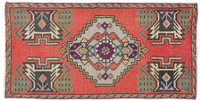 Vintage Turkish Rug Maiu