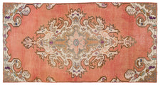 Vintage Distressed Rug Cyratrios