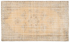 Vintage Distressed Rug Gjylnaze